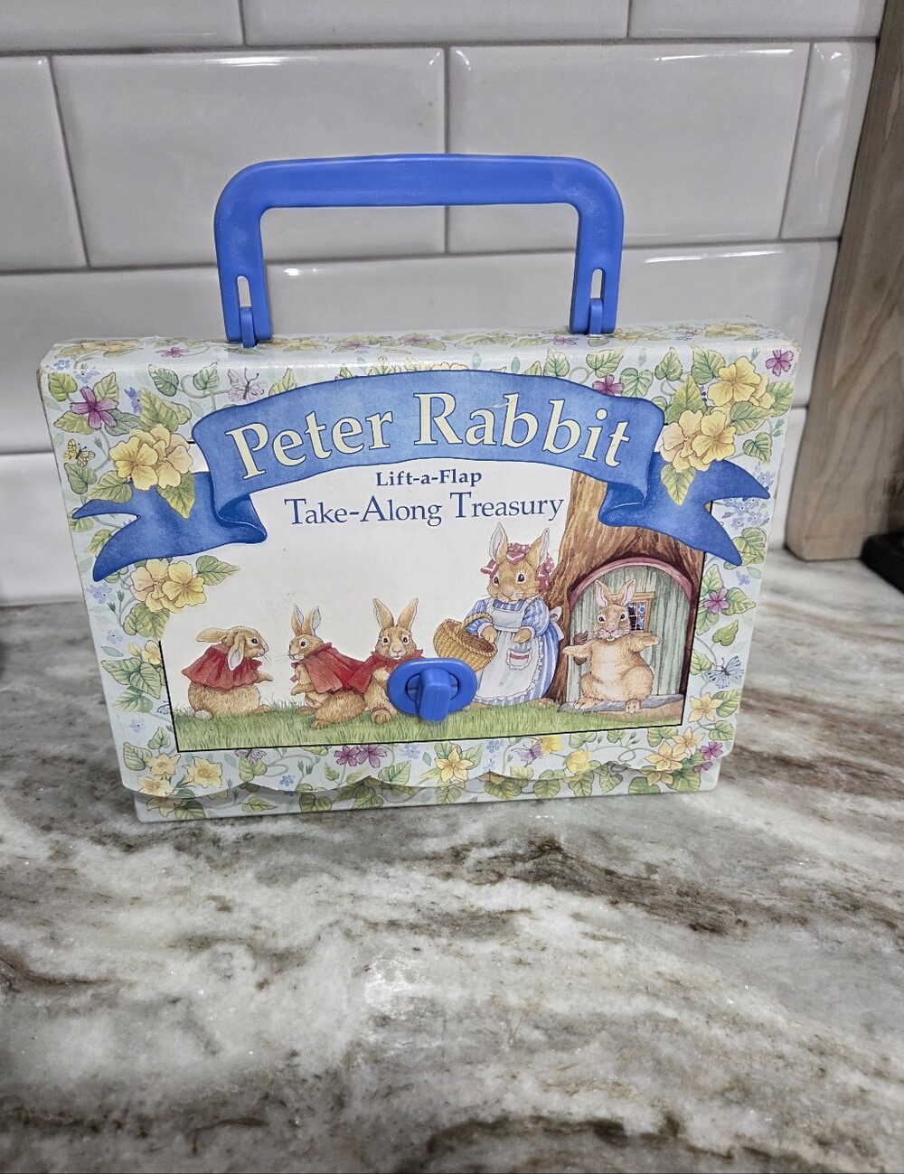 PETER RABBIT Lift A Flap Take-Along Treasury  Book Pack